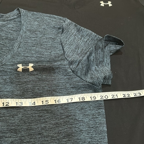 UNDER ARMOUR 2 BUNDLE WOMEN TEE SIZE L BLACK N BLUE  HEAT-GEAR SHORT SLEEVES - Picture 13 of 14
